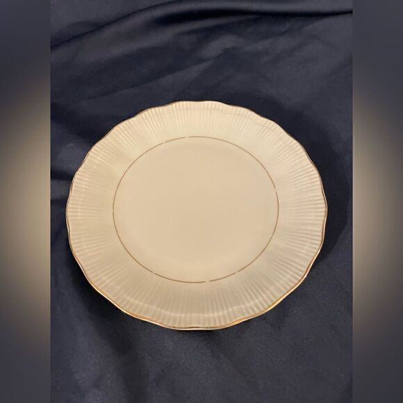 🔥❤️🔥10” Vintage Southington Fine China by Baum Empire Pattern Dinner Plate Gol - Picture 4 of 5